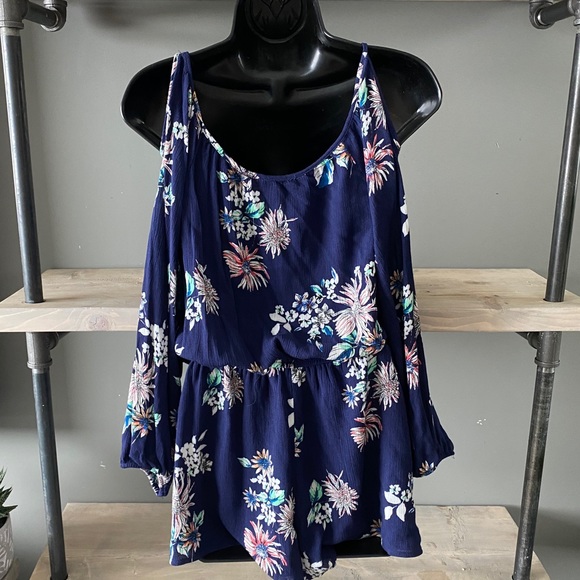 3/$30 Love...ady Navy Cold Shoulder Floral Romper - Picture 8 of 9